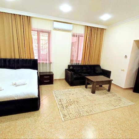 Aygestan Apartments エレバン エクステリア 写真